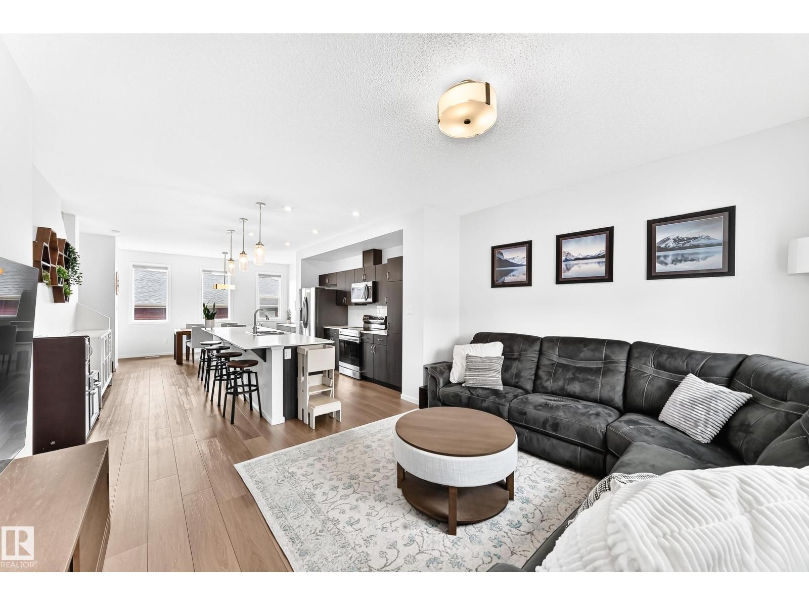 5233 22 AV SW - 14