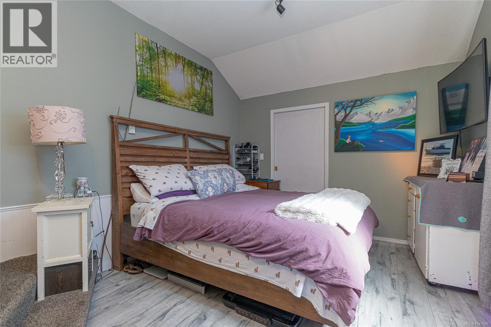 940 Terlane Ave, Langford
