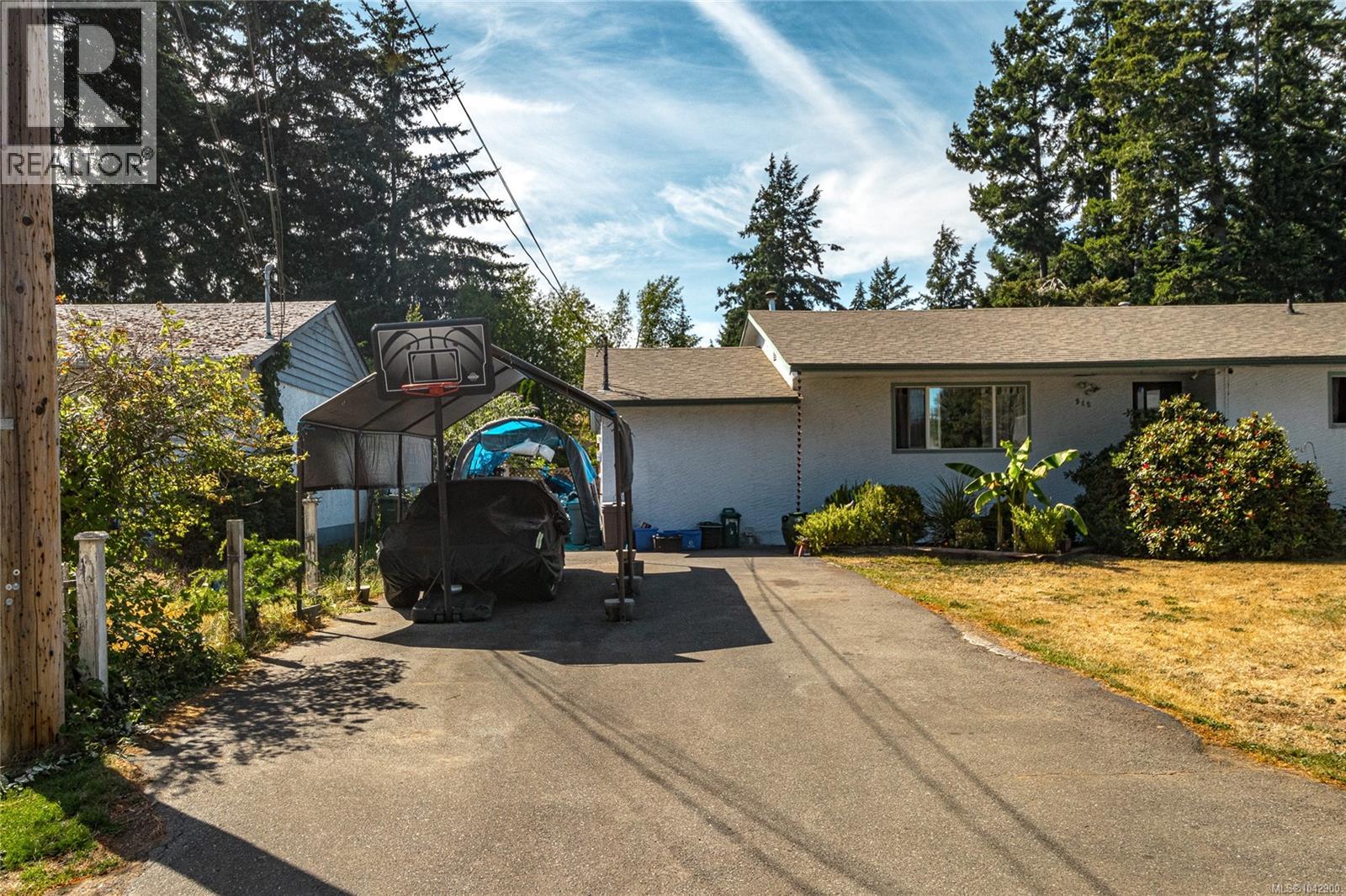 940 Terlane Ave, Langford