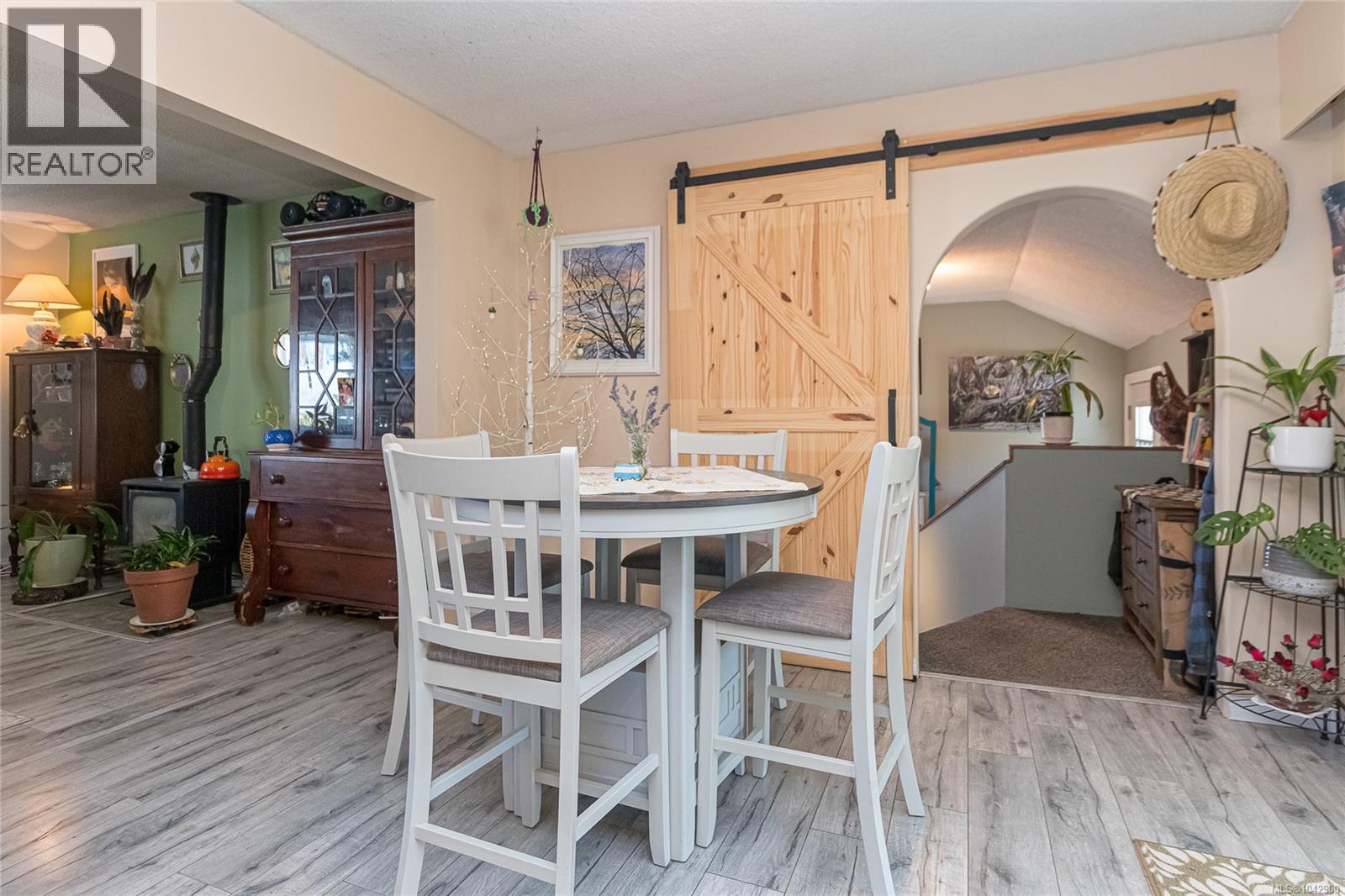 940 Terlane Ave, Langford