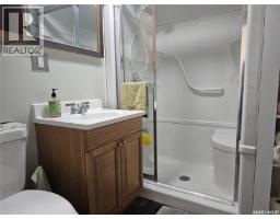 201 Main Street, Glaslyn, SK S0M0Y0 Photo 12