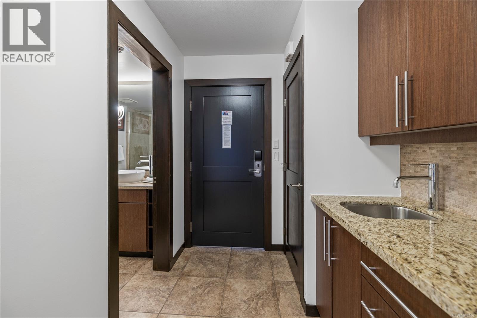 224 1175 Resort Dr, Parksville