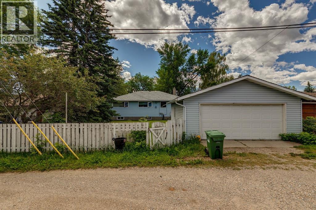 4524 26 Avenue SW - 29