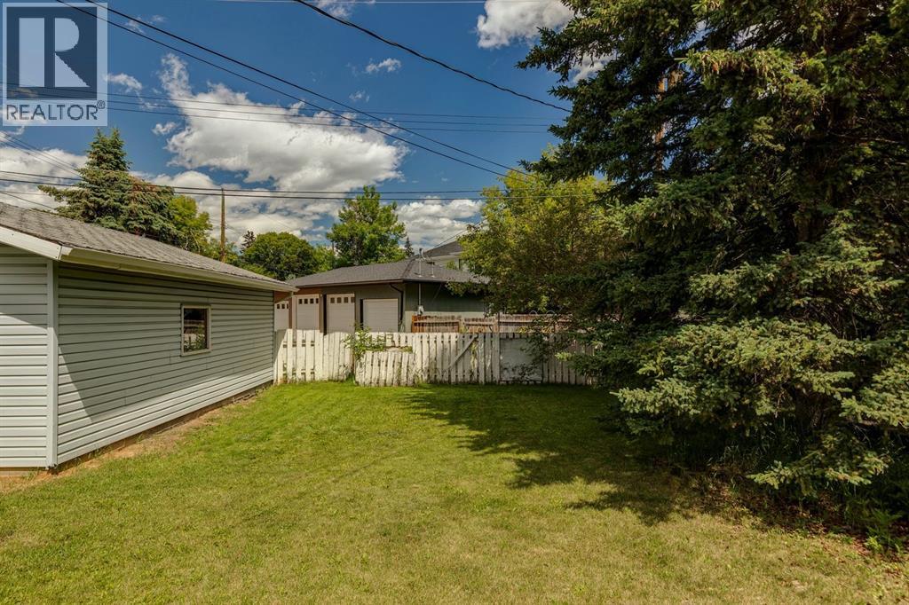4524 26 Avenue SW - 23