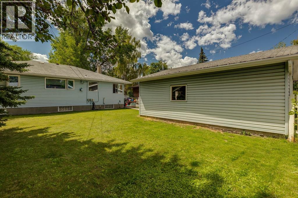 4524 26 Avenue SW - 25