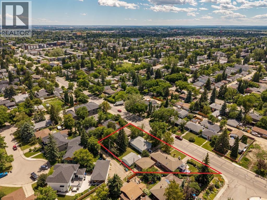 4524 26 Avenue SW - 4