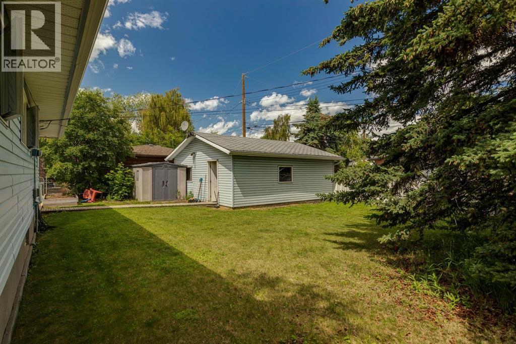 4524 26 Avenue SW - 24
