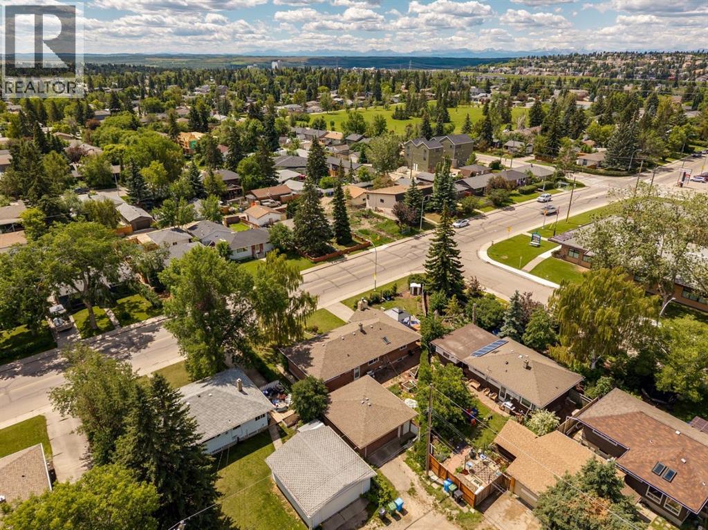 4528 26 Avenue SW - 28
