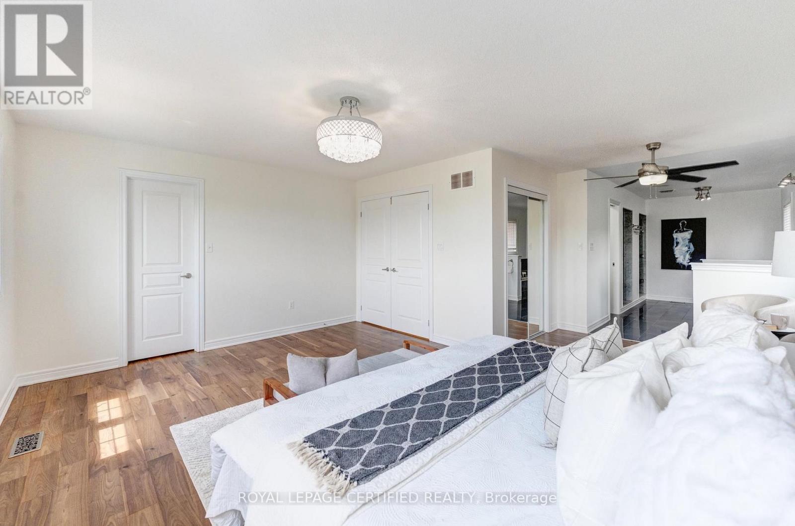 515 HINCHEY CRESCENT - 26