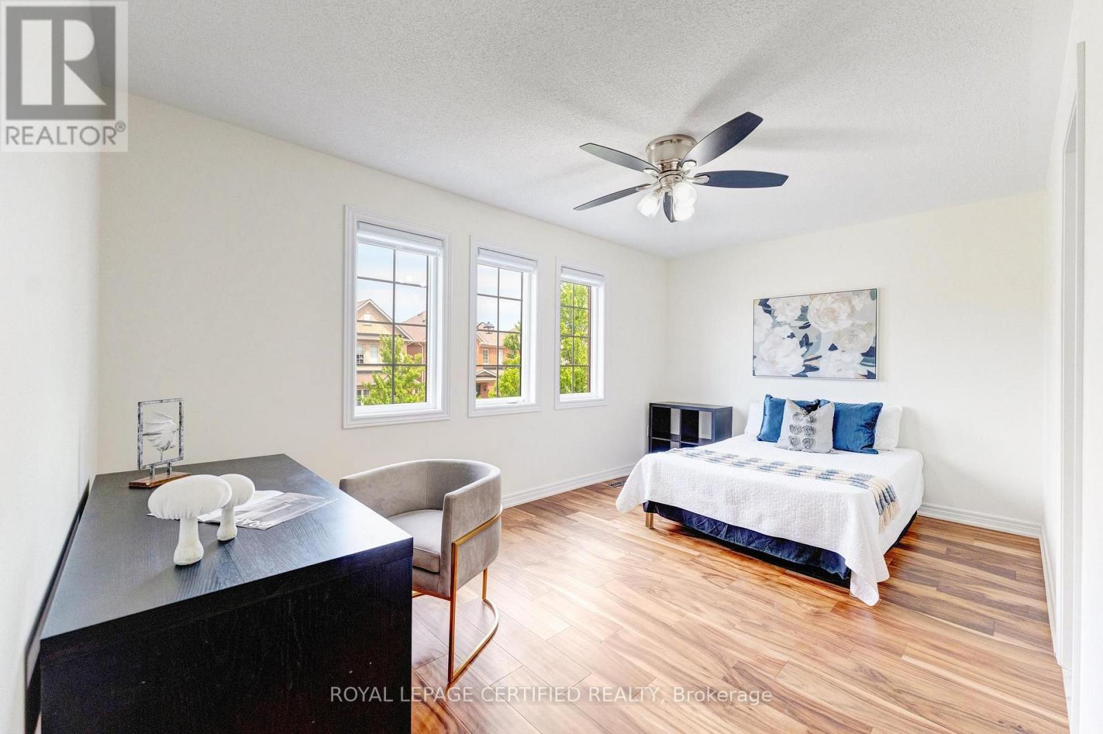515 HINCHEY CRESCENT - 38
