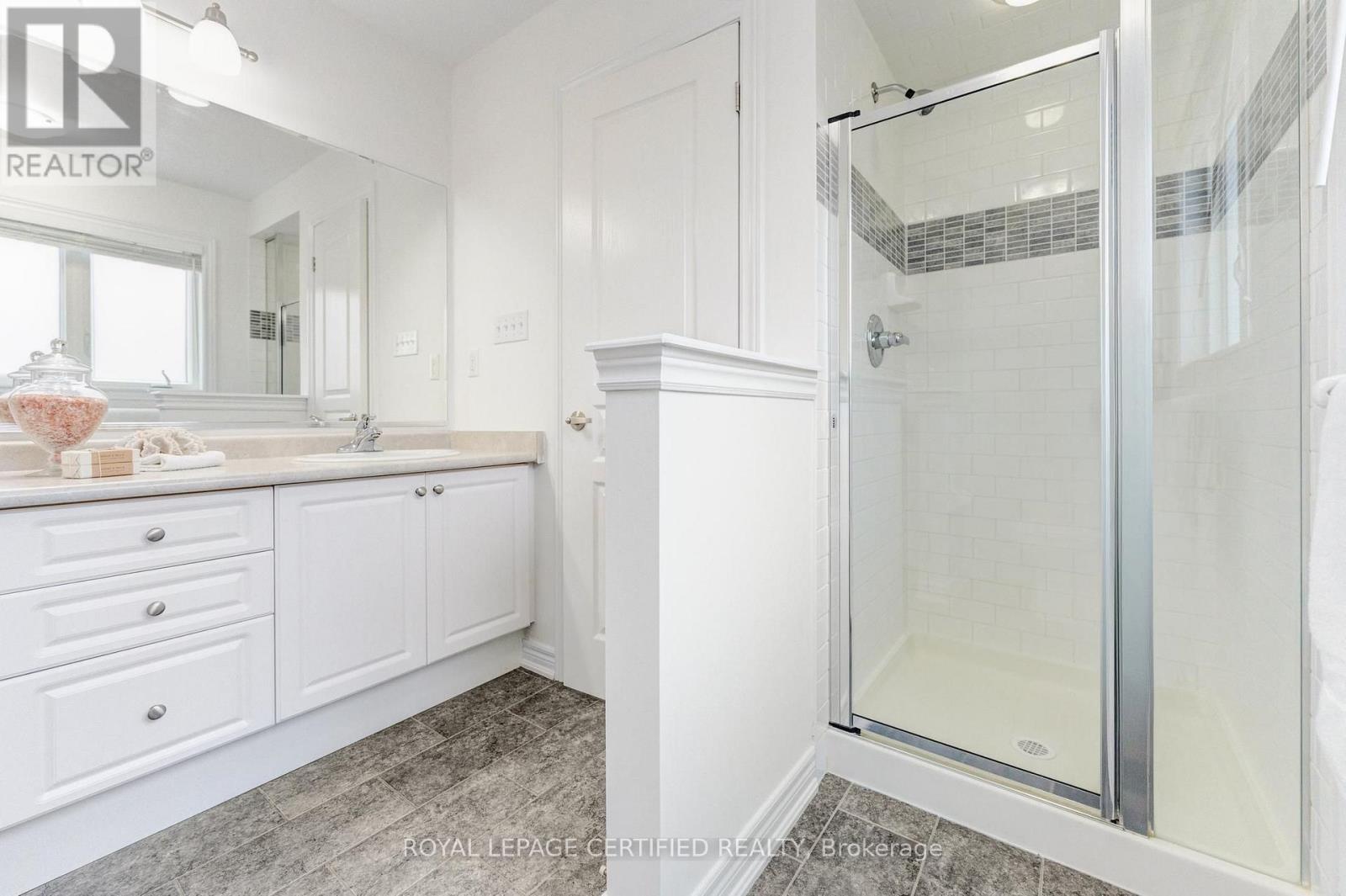 515 HINCHEY CRESCENT - 34