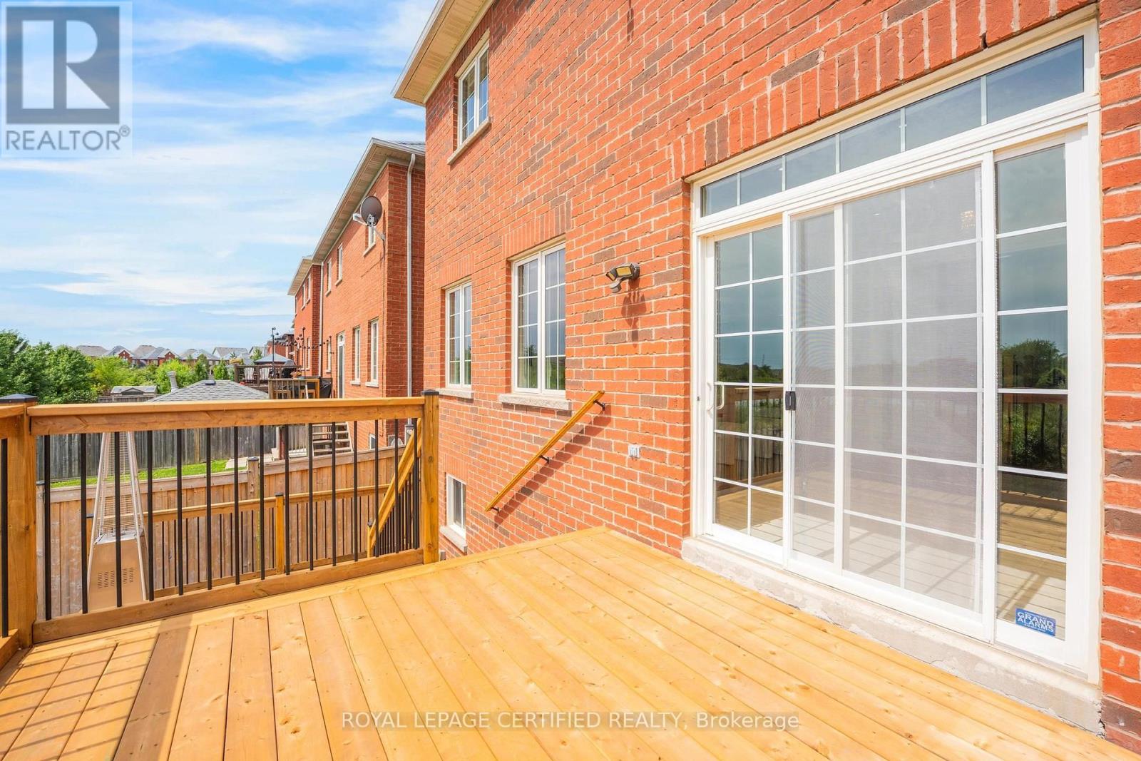 515 HINCHEY CRESCENT - 44