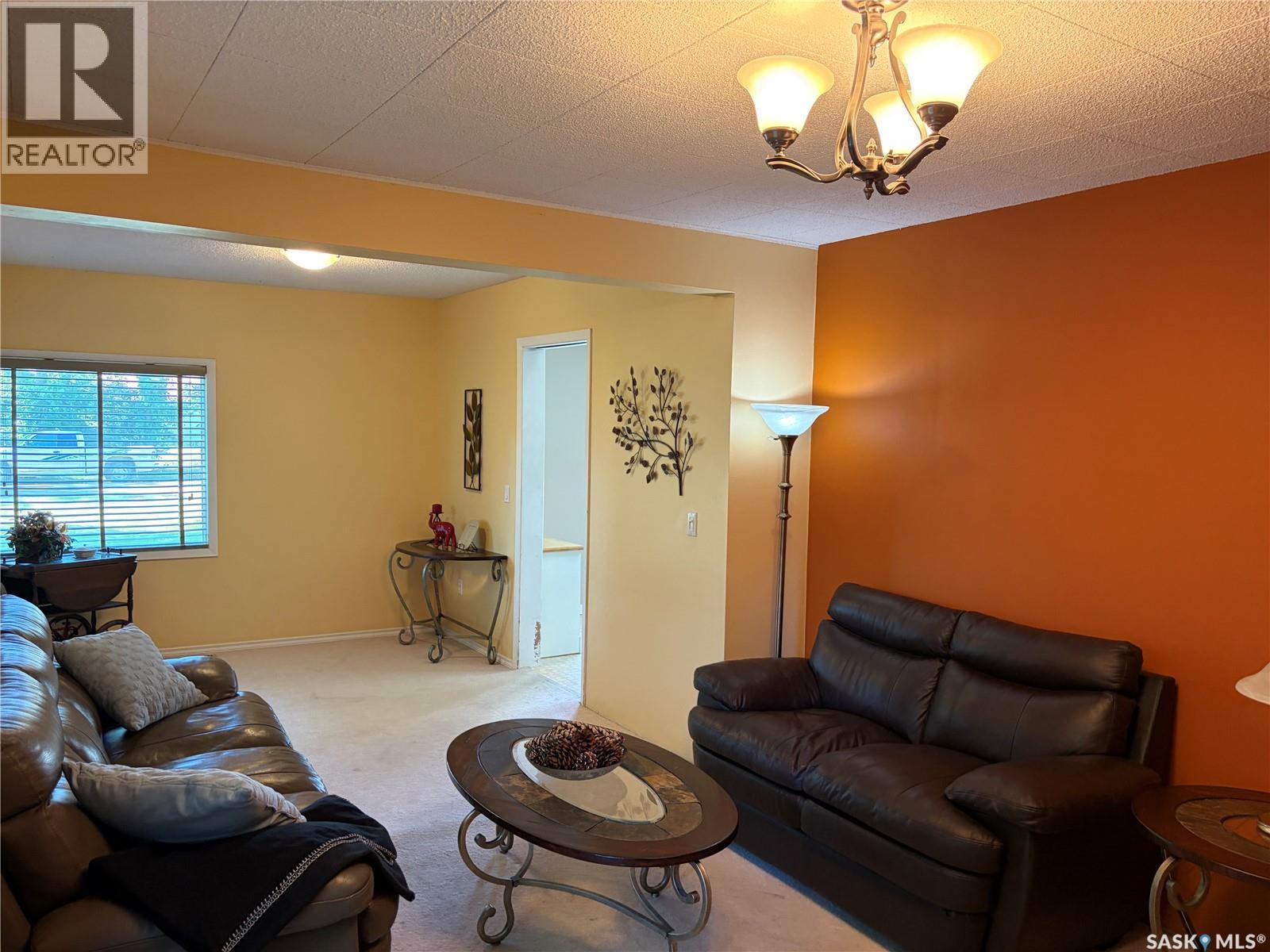 305 1st STREET NW - 18