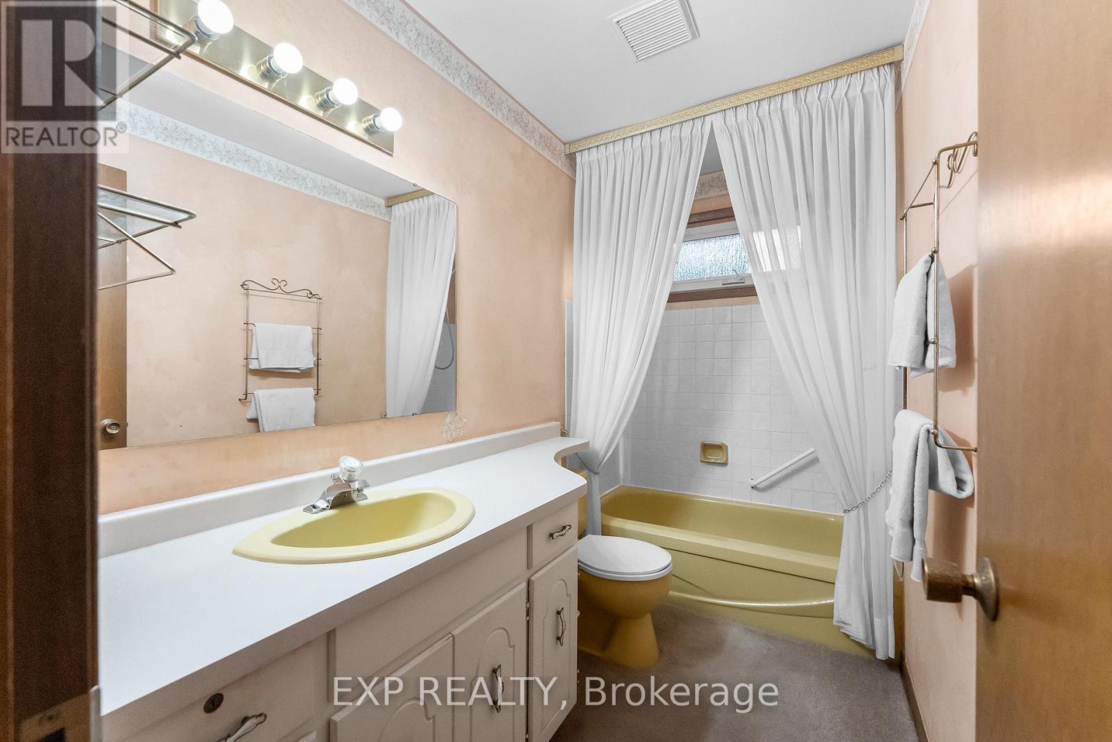 3776 PANAMA COURT - 20