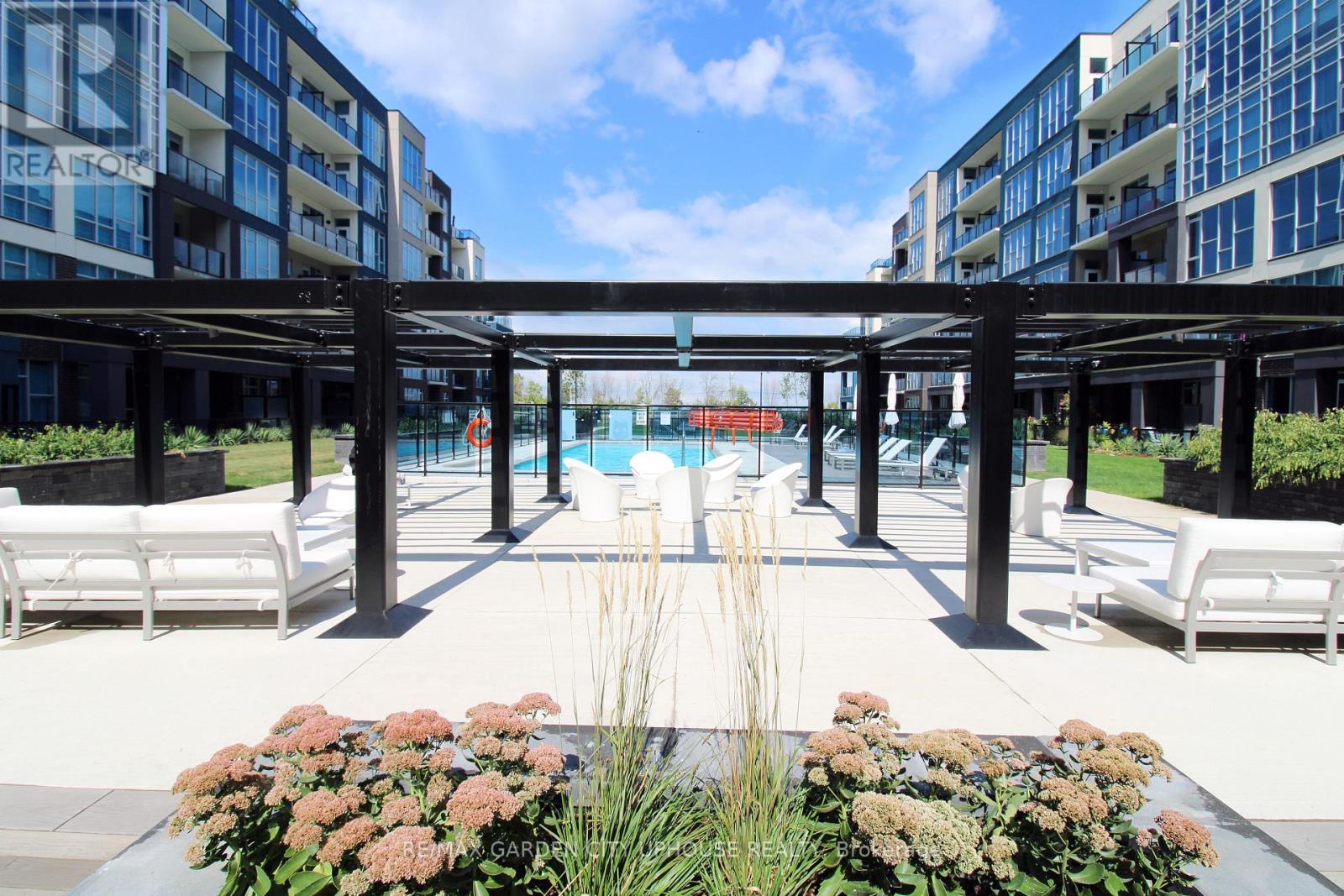 #336 16 CONCORD PLACE - 2