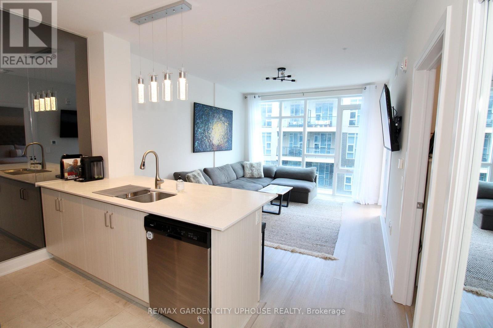 #336 16 CONCORD PLACE - 5