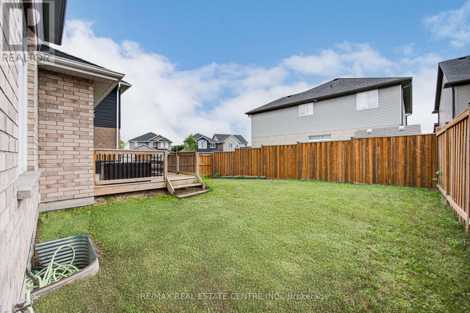 943 DOWNING DRIVE N - 41