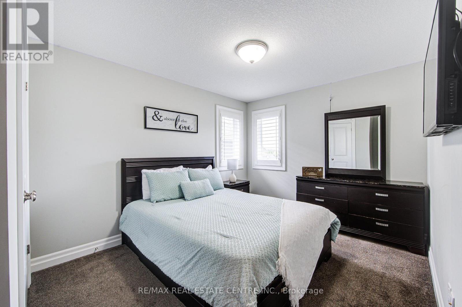 943 DOWNING DRIVE N - 30