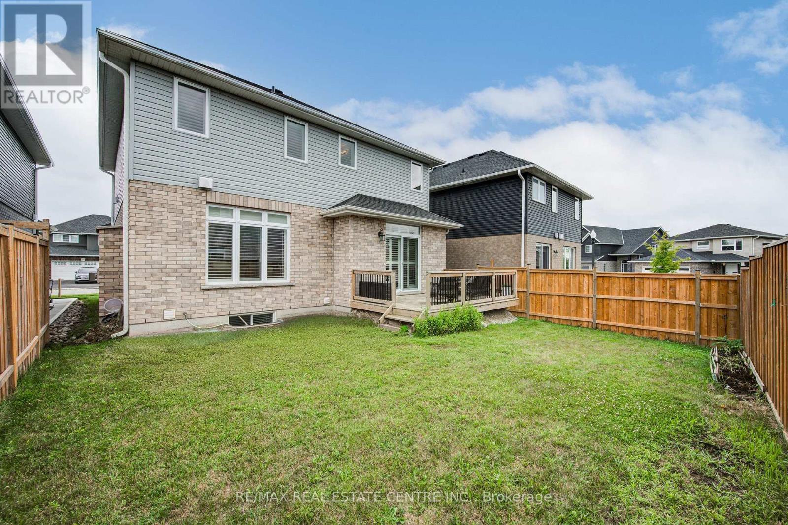 943 DOWNING DRIVE N - 42