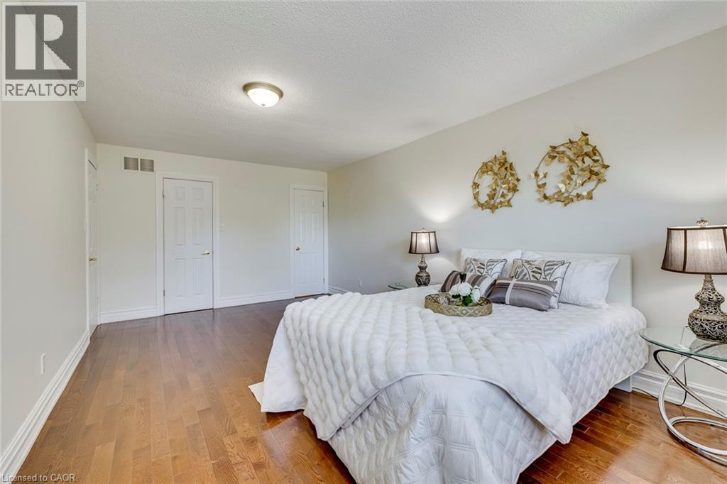 1025 VANIER Drive - 22