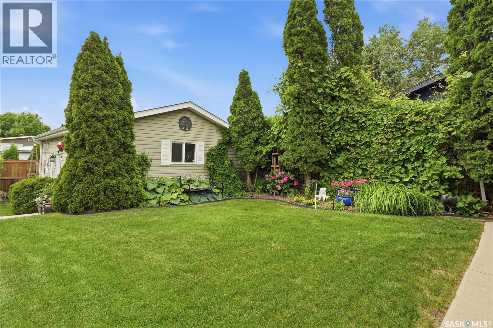 88 SPARLING CRESCENT — photo 53