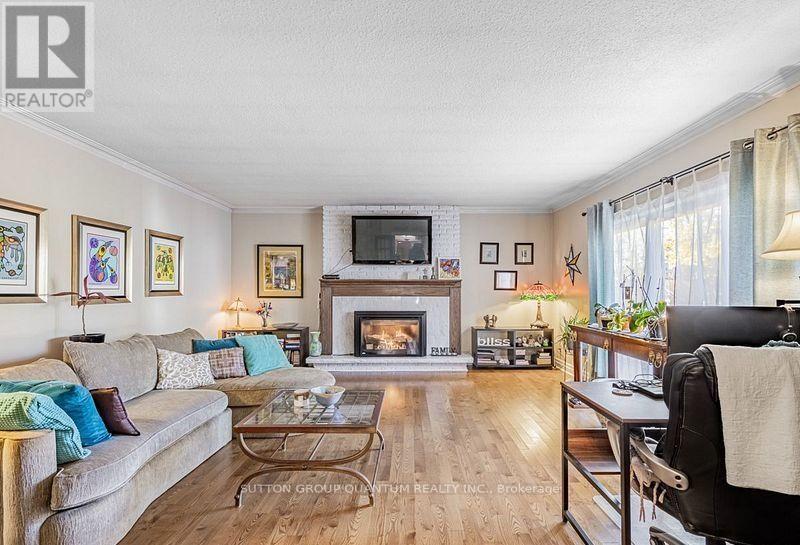 127 MAYFIELD DRIVE N - Image 18