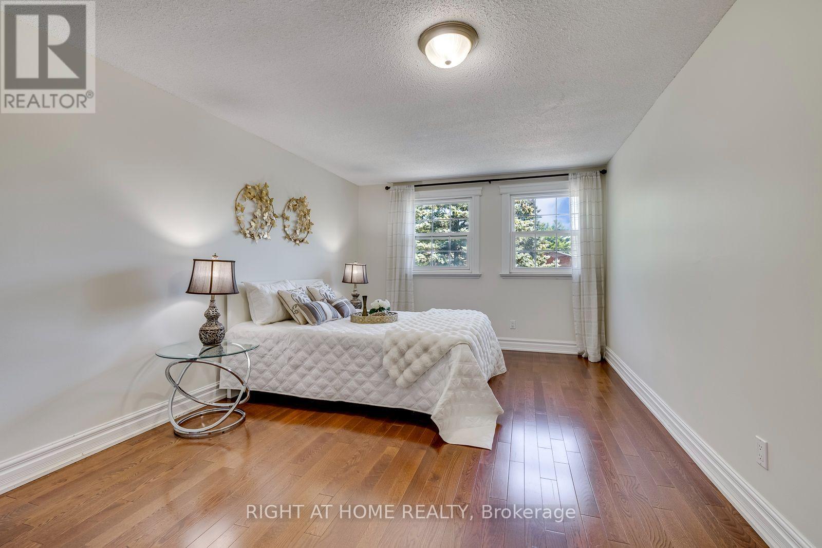 1025 VANIER DRIVE - 21