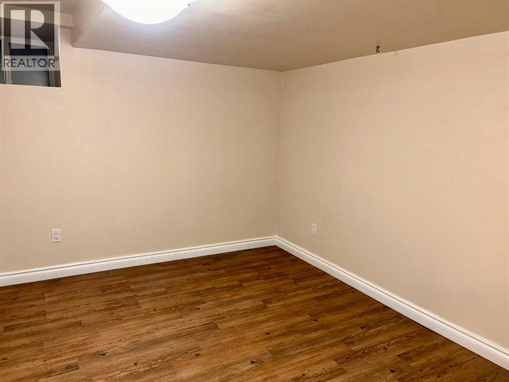 4923 52 Street - 14