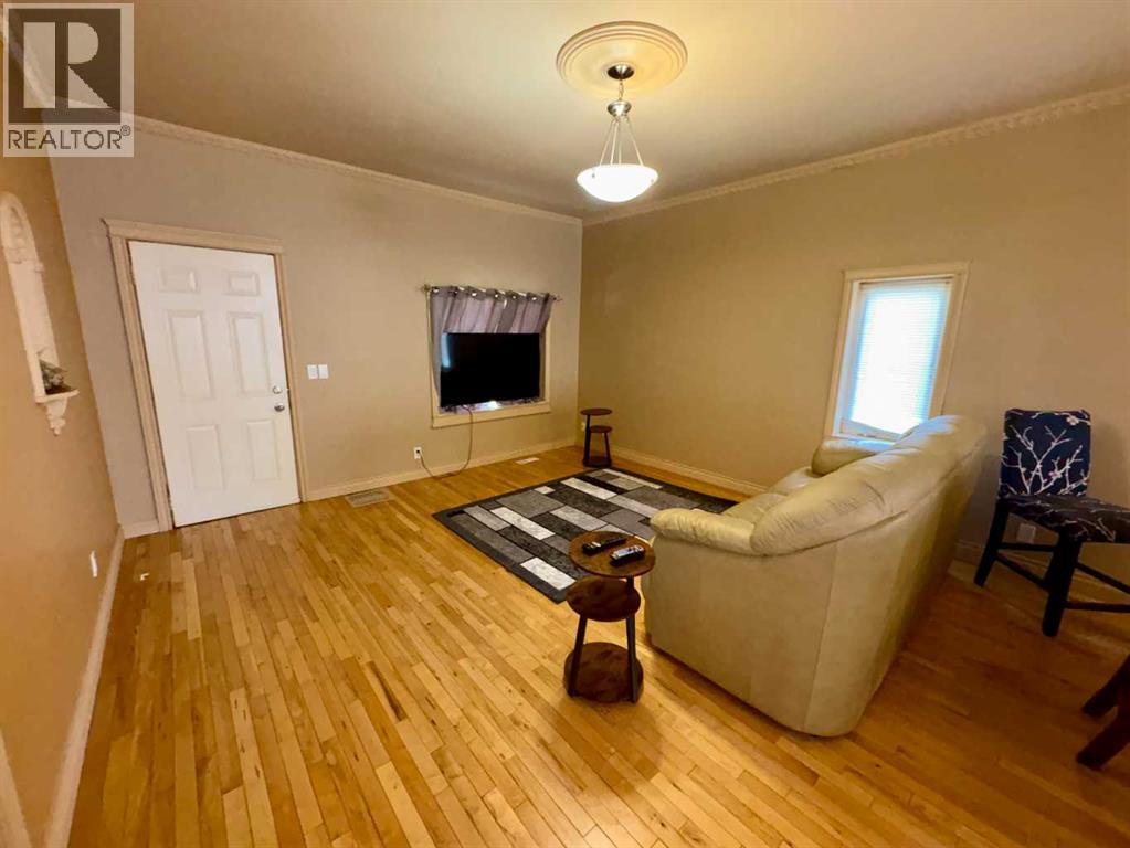 4923 52 Street - 10
