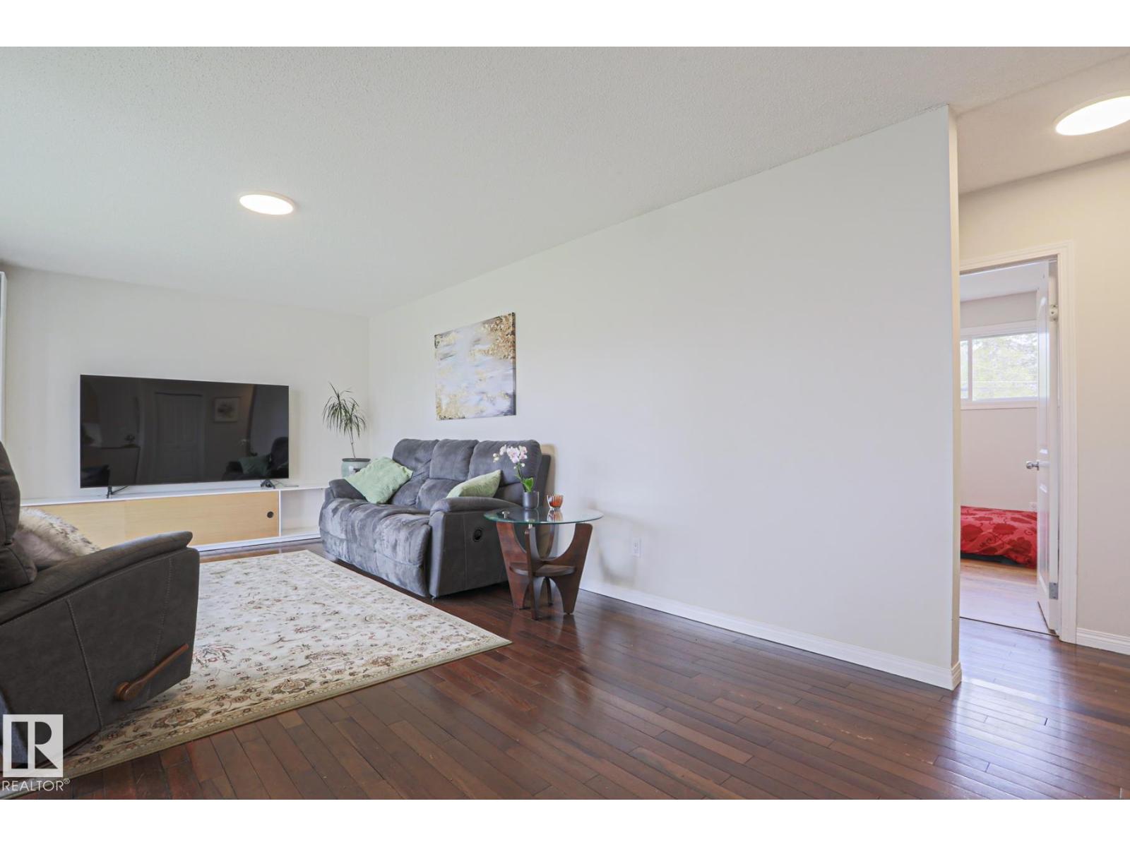 9523 151 ST NW - 10