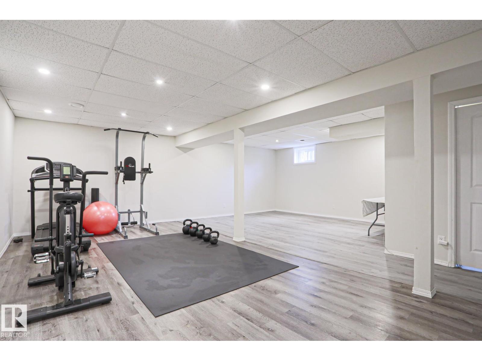 9523 151 ST NW - 29