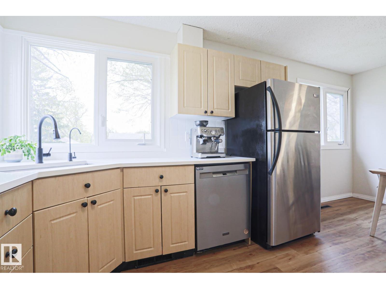9523 151 ST NW - 4