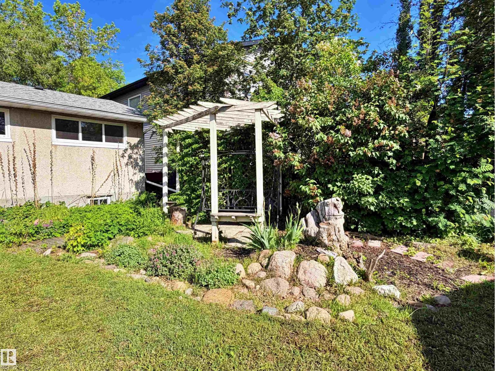 9523 151 ST NW - 43