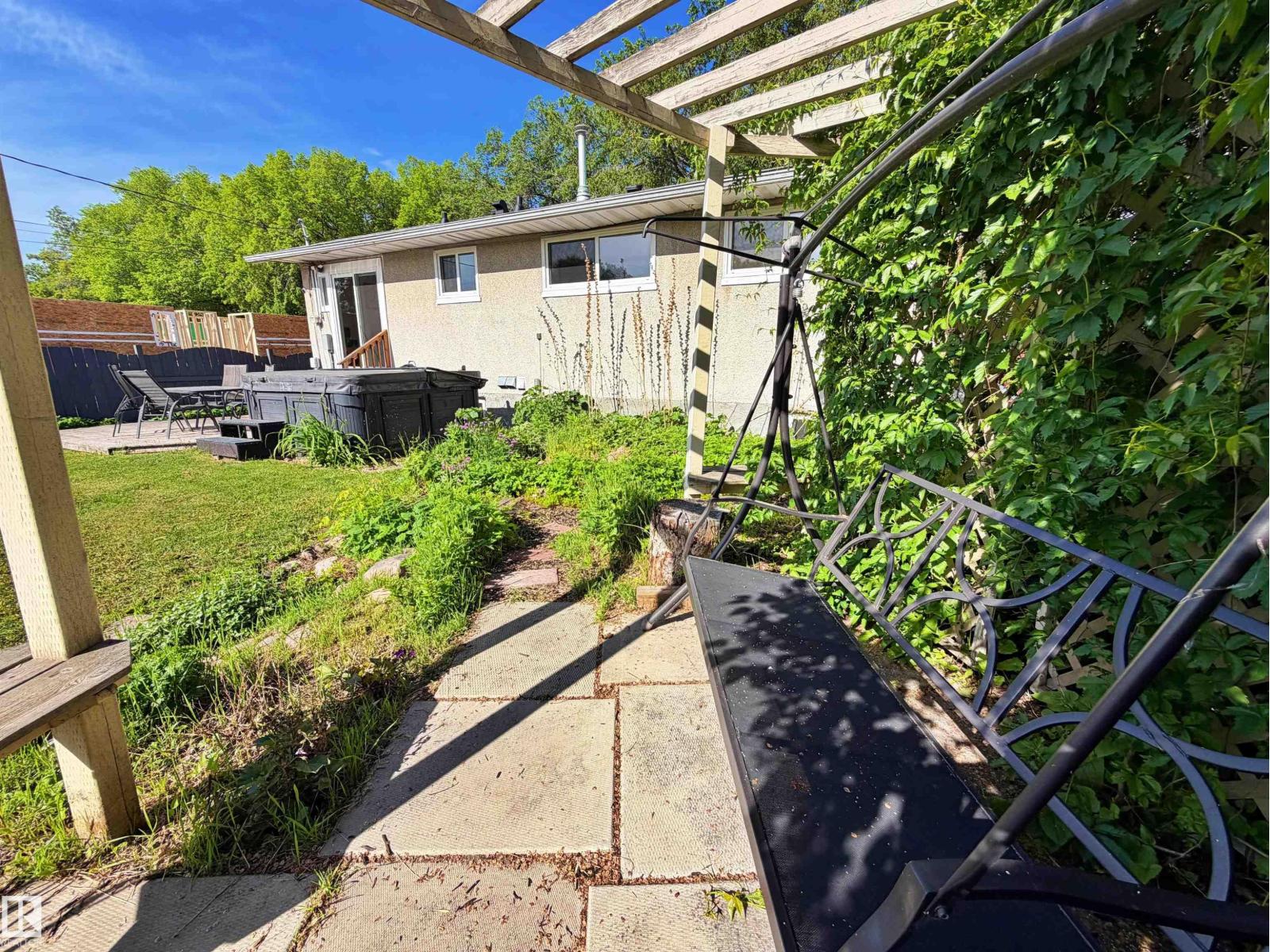 9523 151 ST NW - 45