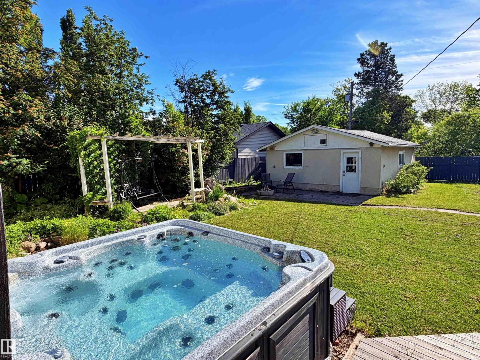 9523 151 ST NW - 47