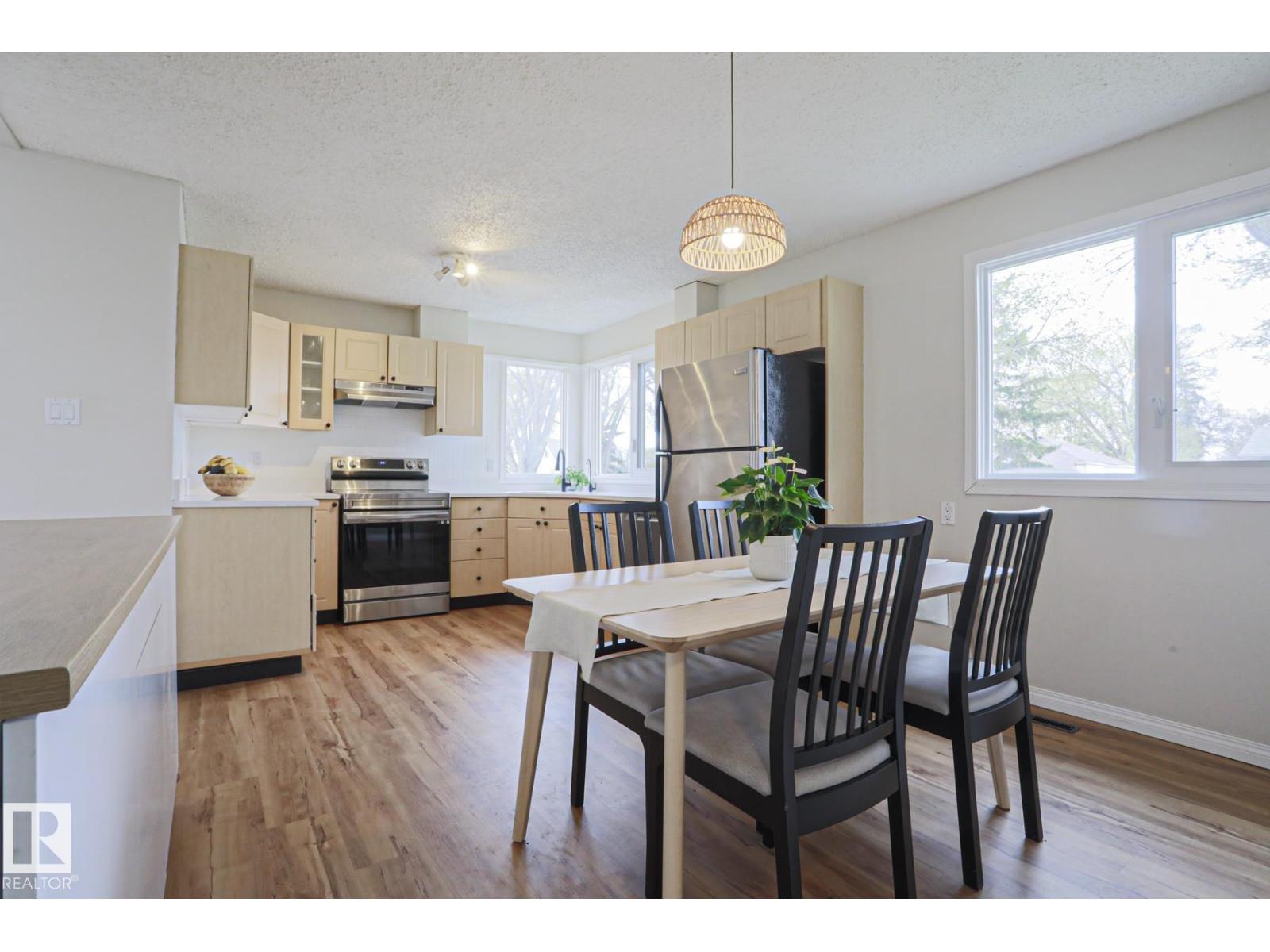 9523 151 ST NW - 6