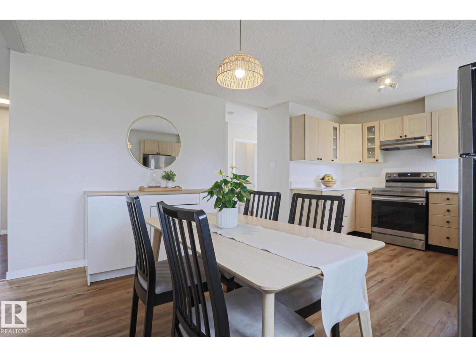 9523 151 ST NW - 8