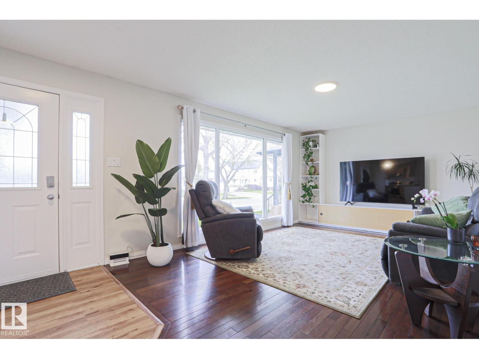 9523 151 ST NW - 9