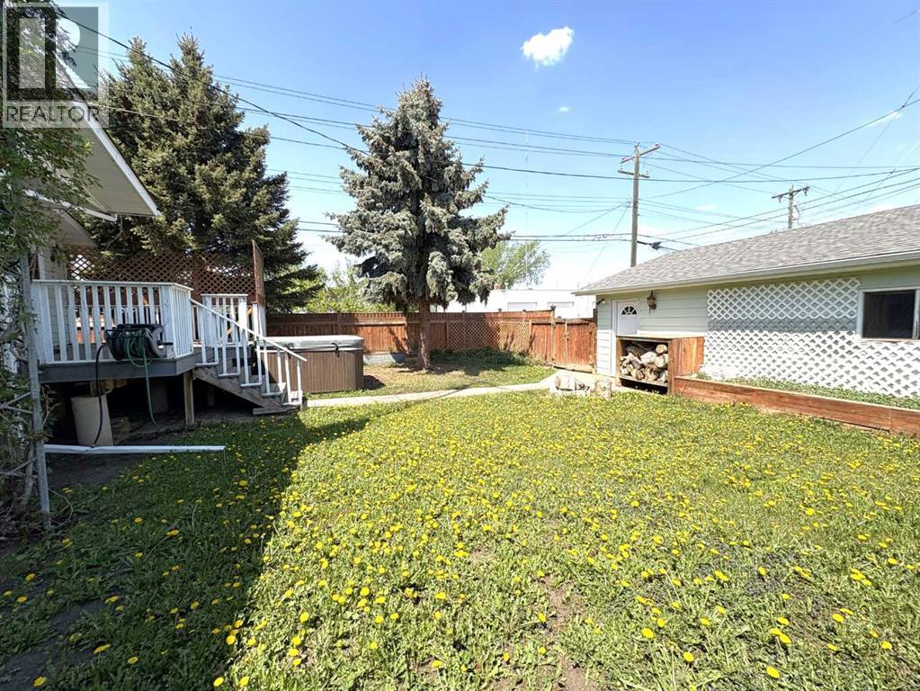 4913 48 Avenue - 6