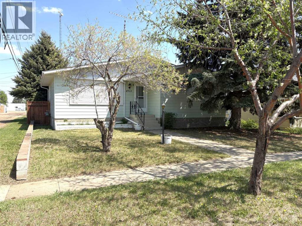 4913 48 Avenue - 1
