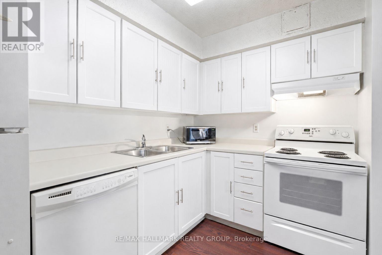#202 1500 RIVERSIDE DRIVE E - 11