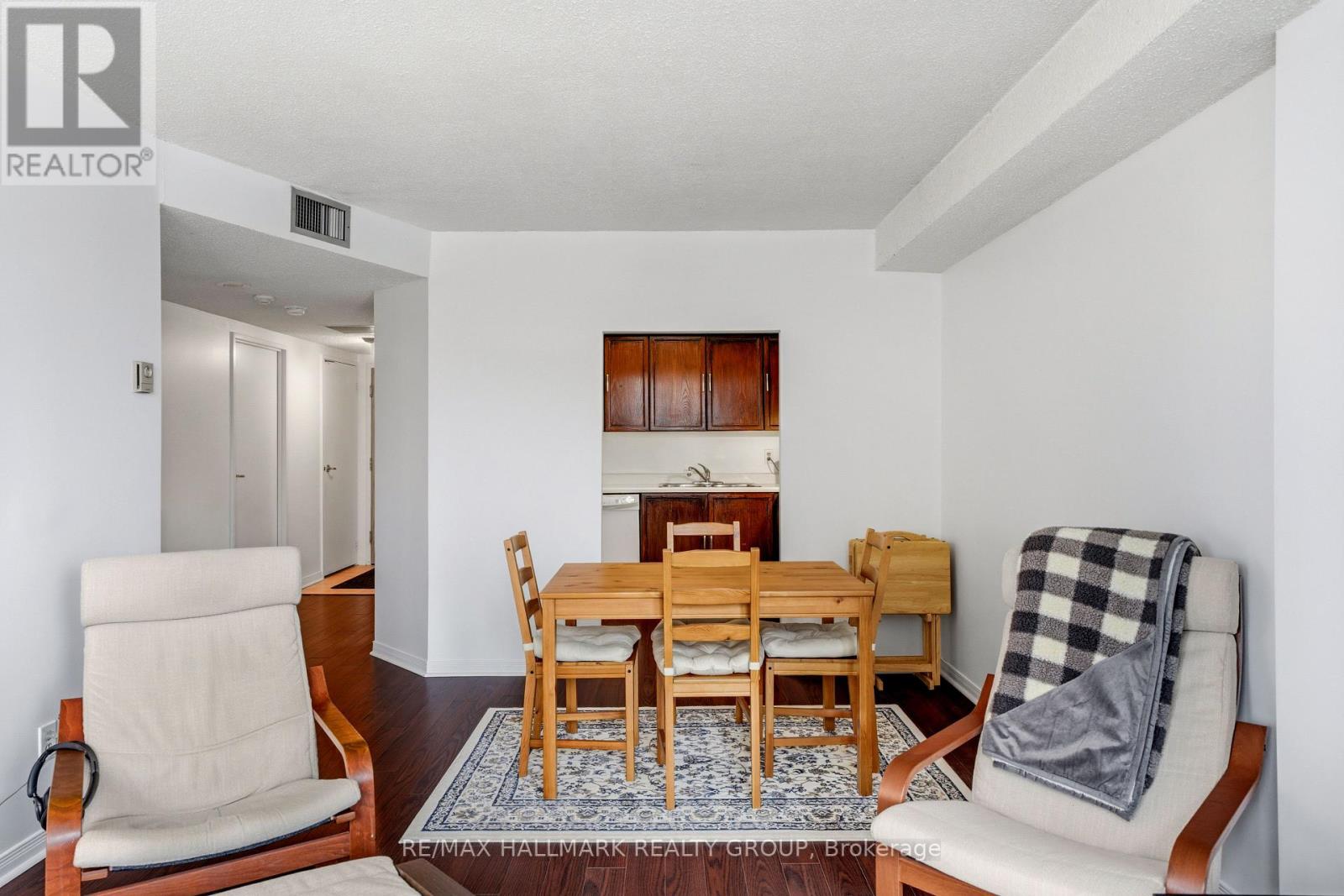 #202 1500 RIVERSIDE DRIVE E - 17