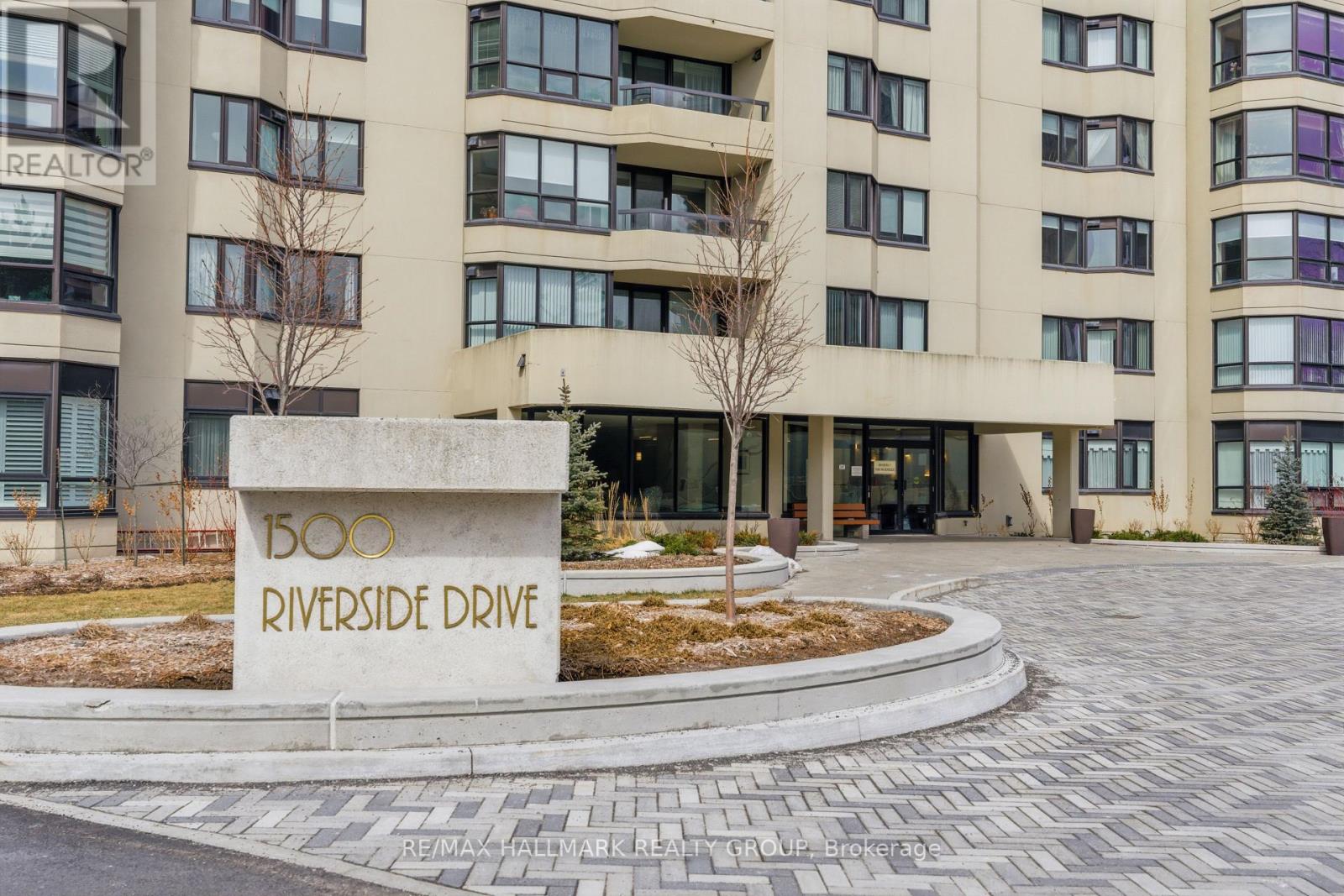 #202 1500 RIVERSIDE DRIVE E - 3