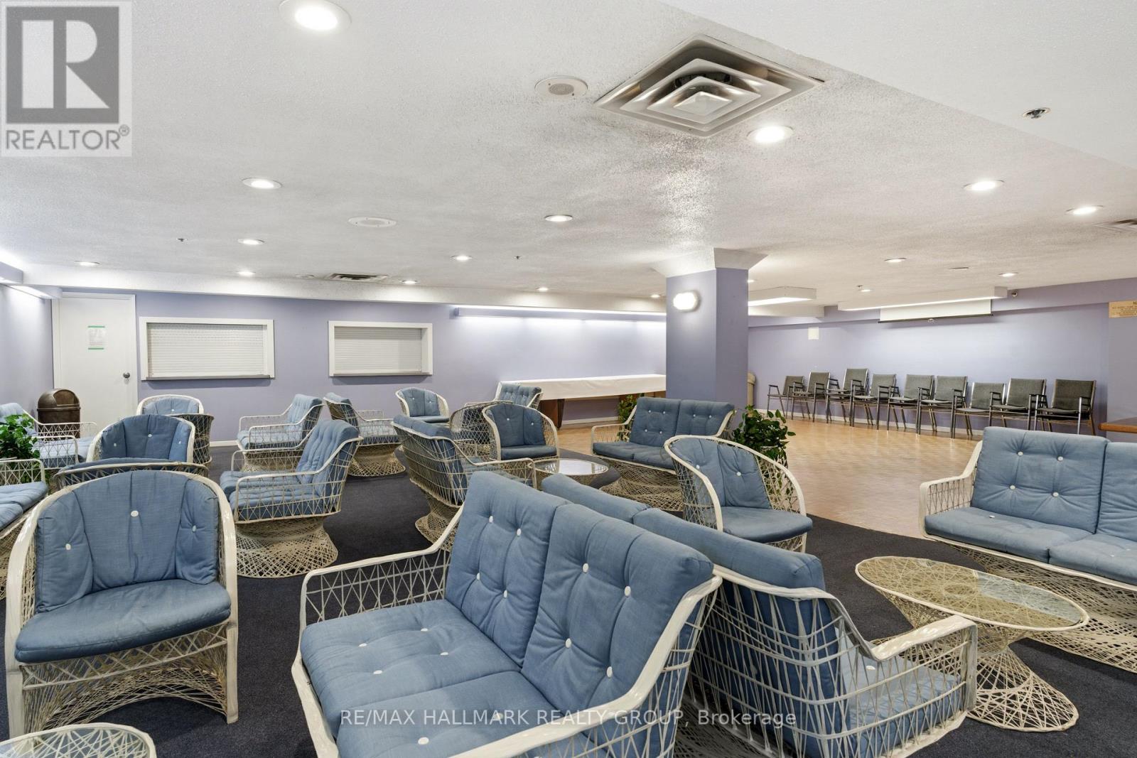 #202 1500 RIVERSIDE DRIVE E - 37