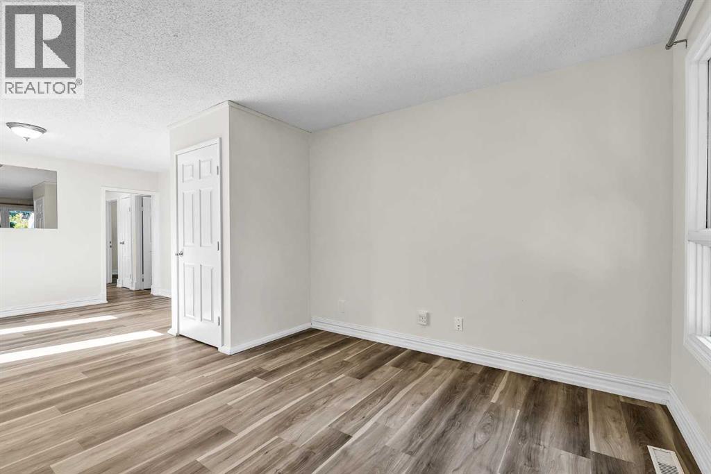43 Taraglen Road NE - 10