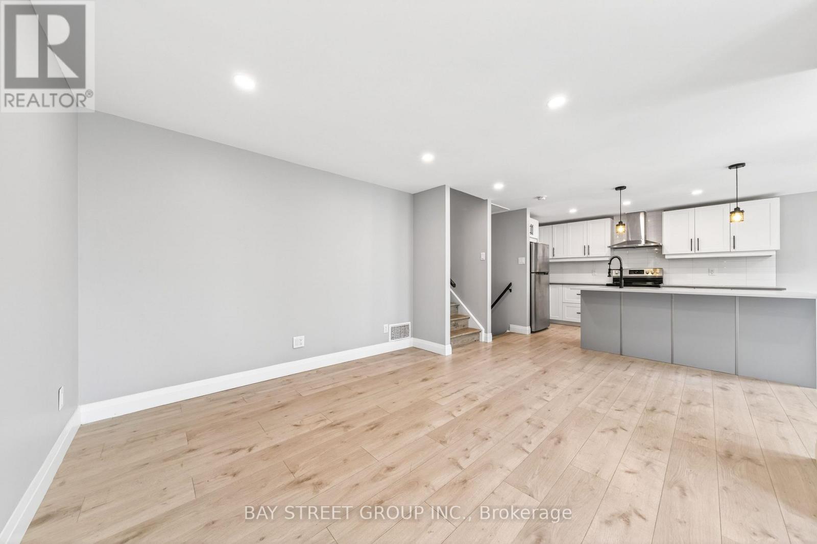 41 HELENE CRESCENT - 15