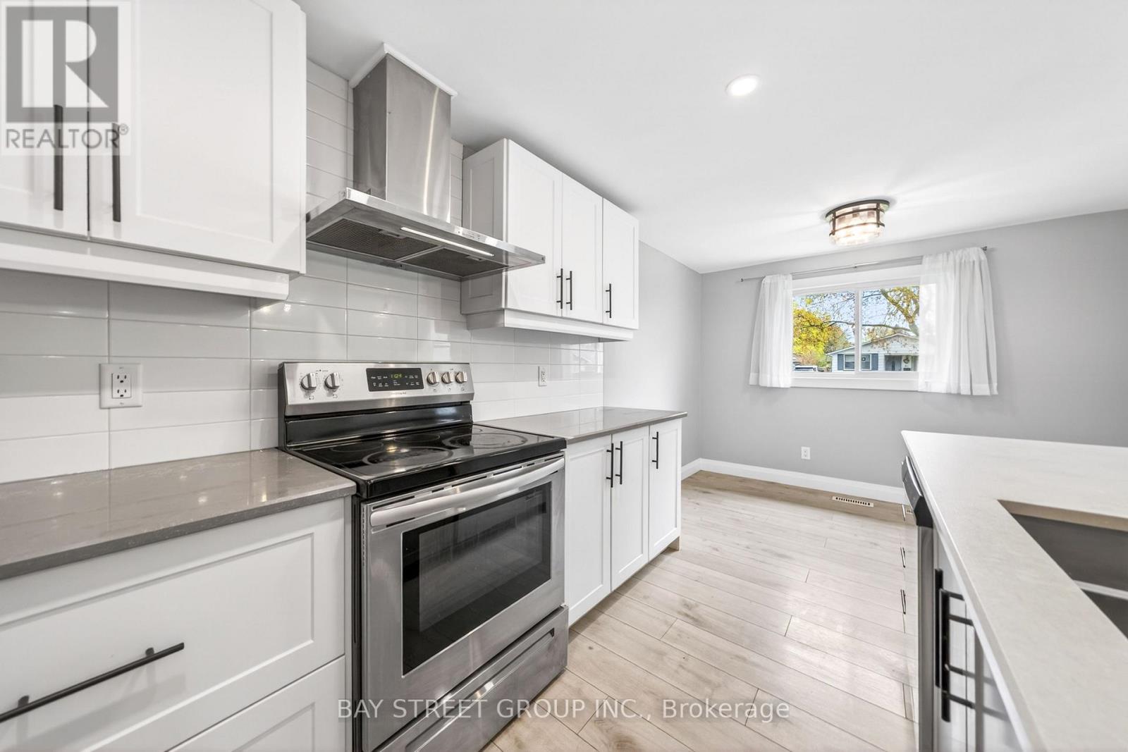 41 HELENE CRESCENT - 11