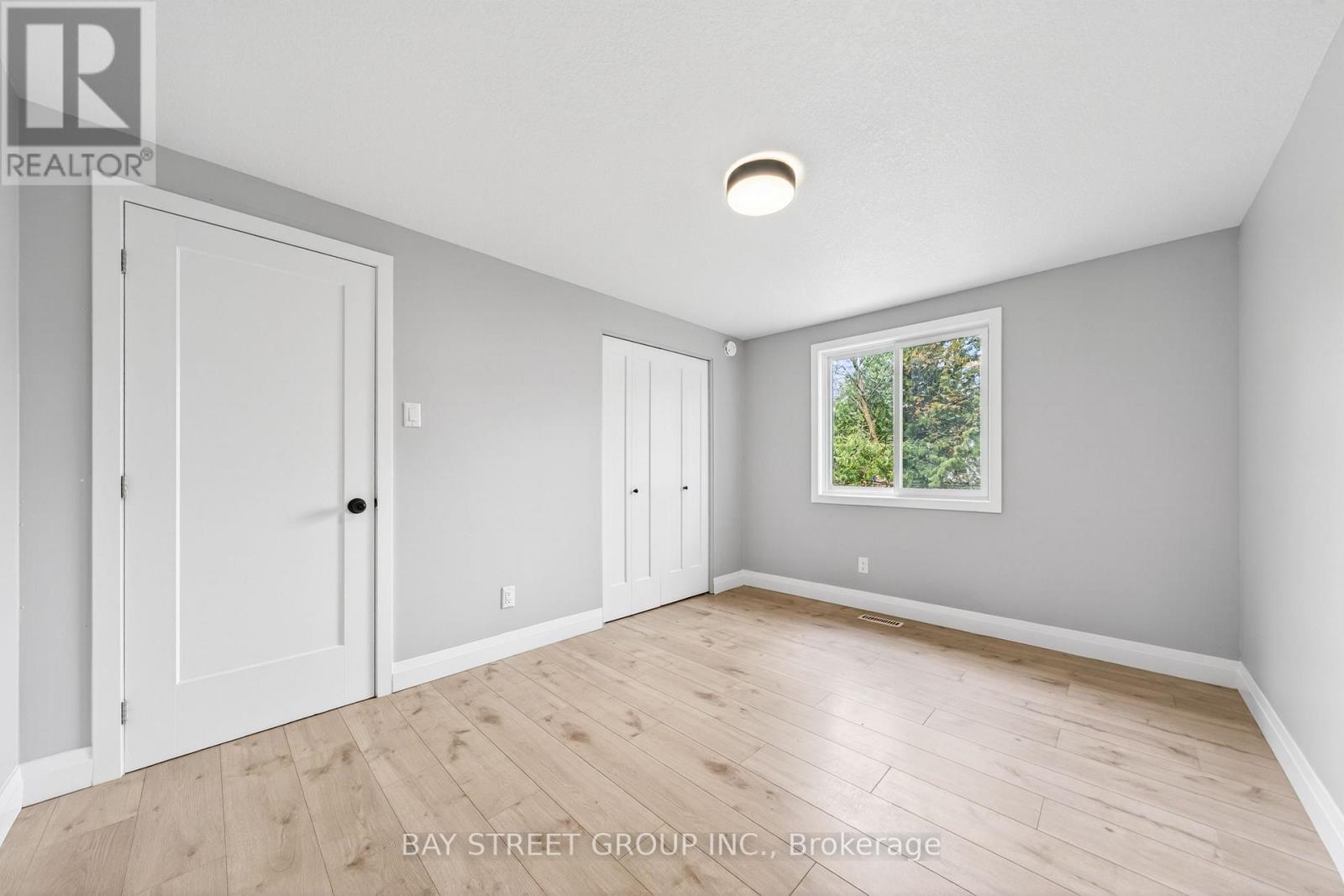 41 HELENE CRESCENT - 19