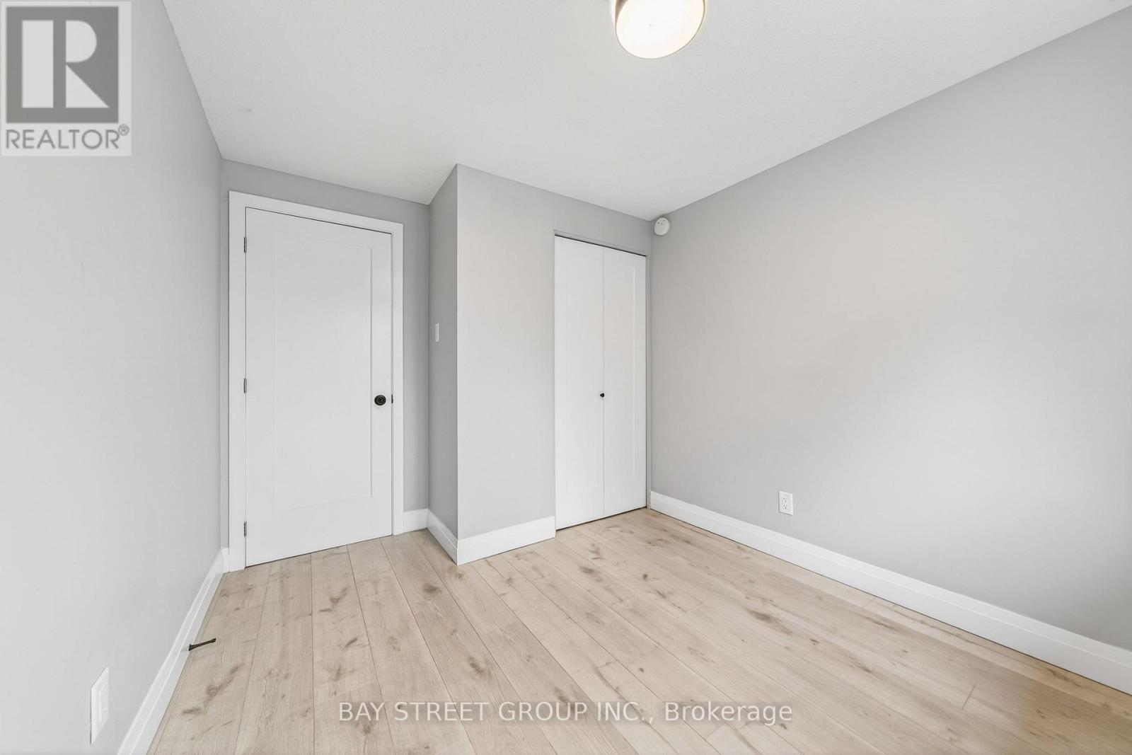 41 HELENE CRESCENT - 22