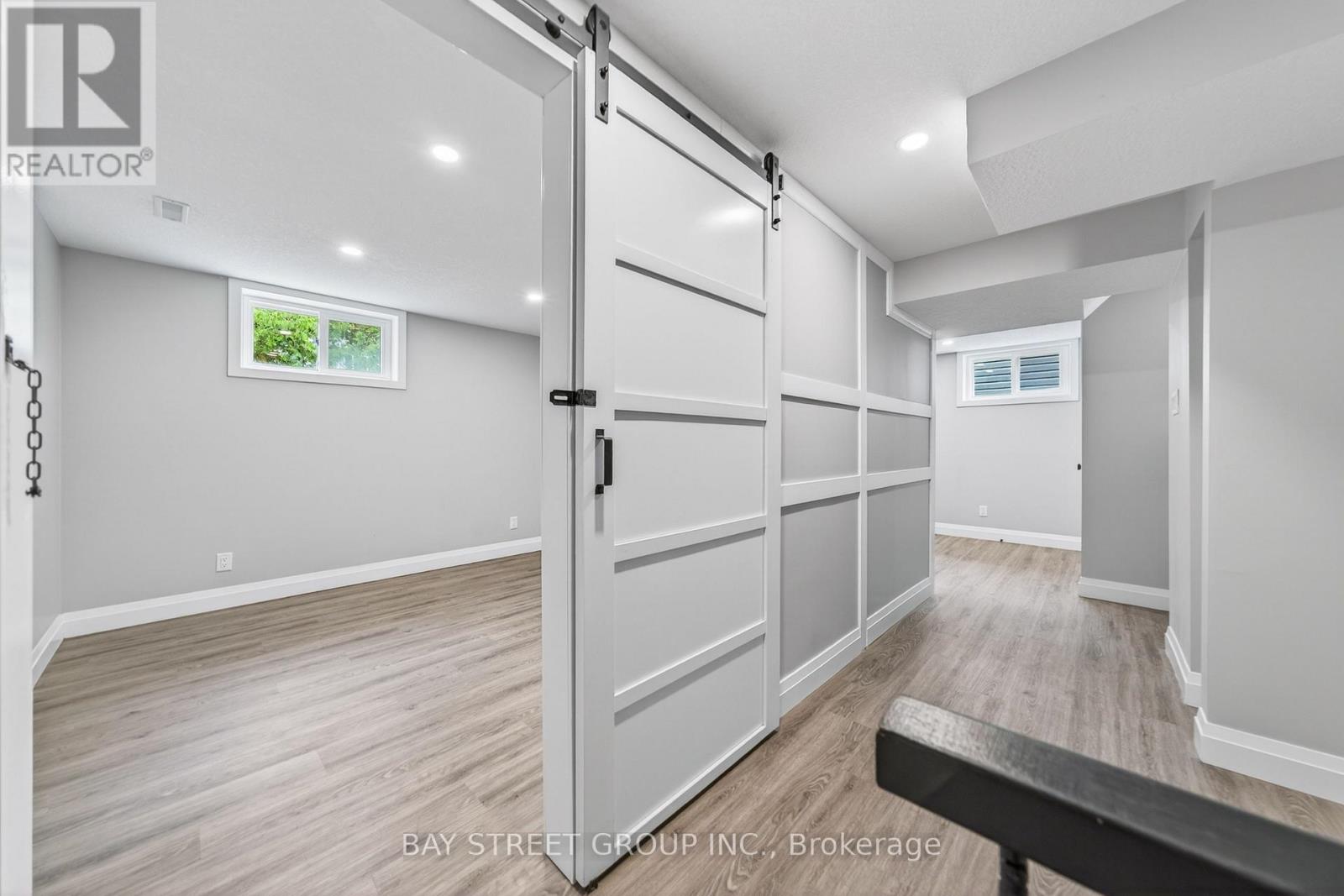 41 HELENE CRESCENT - 31